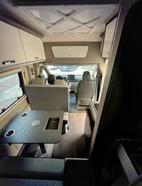 駐車成都，感受房車小院的愜意生活