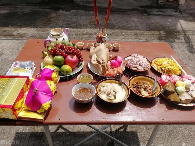 “祭祀帶三樣，家興人丁旺”上墳為什么放3樣點(diǎn)心2種水果1白酒