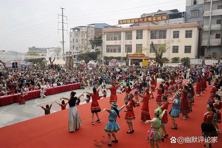 崇左分會(huì)場(chǎng)上，瀑布聲與民歌韻交織成詩(shī)！點(diǎn)擊重溫"廣西三月三