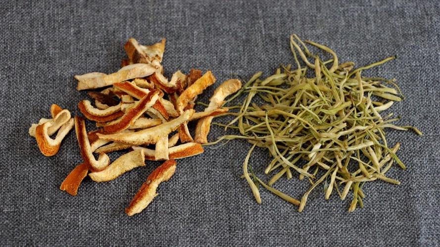 陳皮搭配金銀花，老一輩的土方法，做法簡單又管用，看完試試！