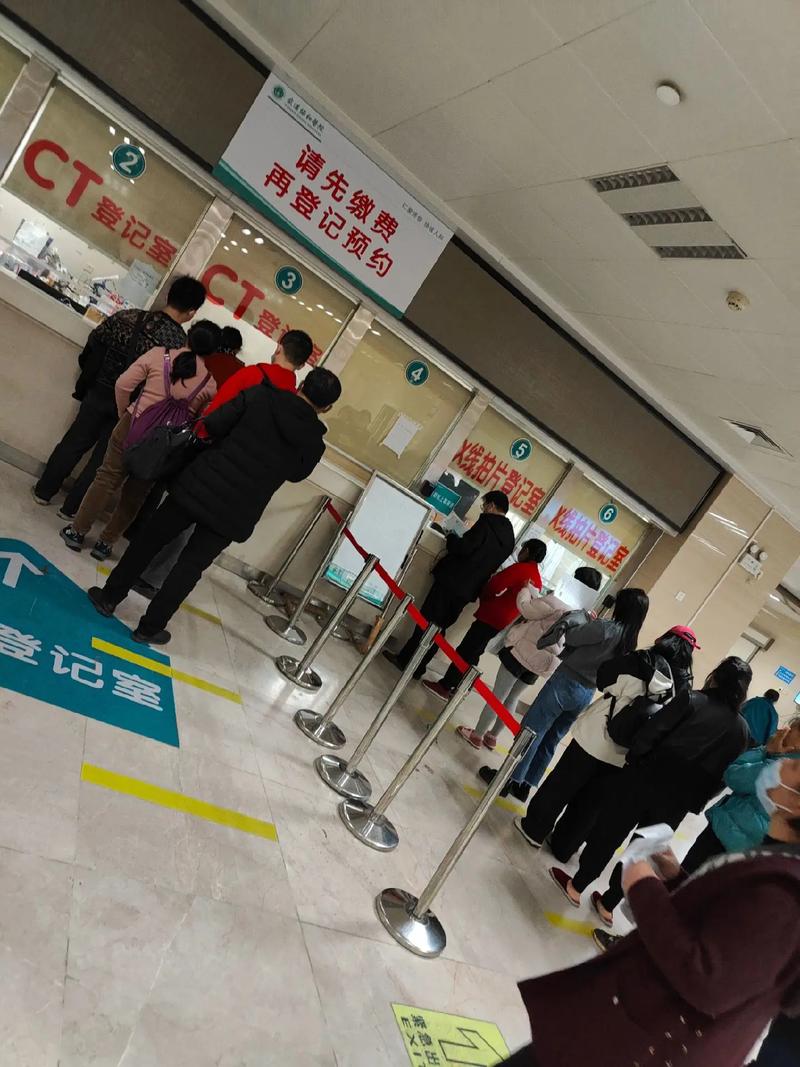 湖北省武漢協(xié)和醫(yī)院現(xiàn)狀，今天下午13時30分，大家一起來看看吧