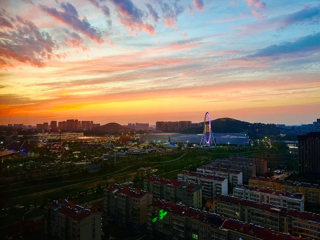 泉城春暮：一場(chǎng)與落日的溫柔邂逅