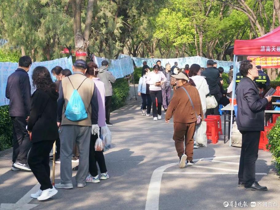 果然視頻|三月三千佛山相親大會(huì)開幕即高潮，大批帥哥美女都來了