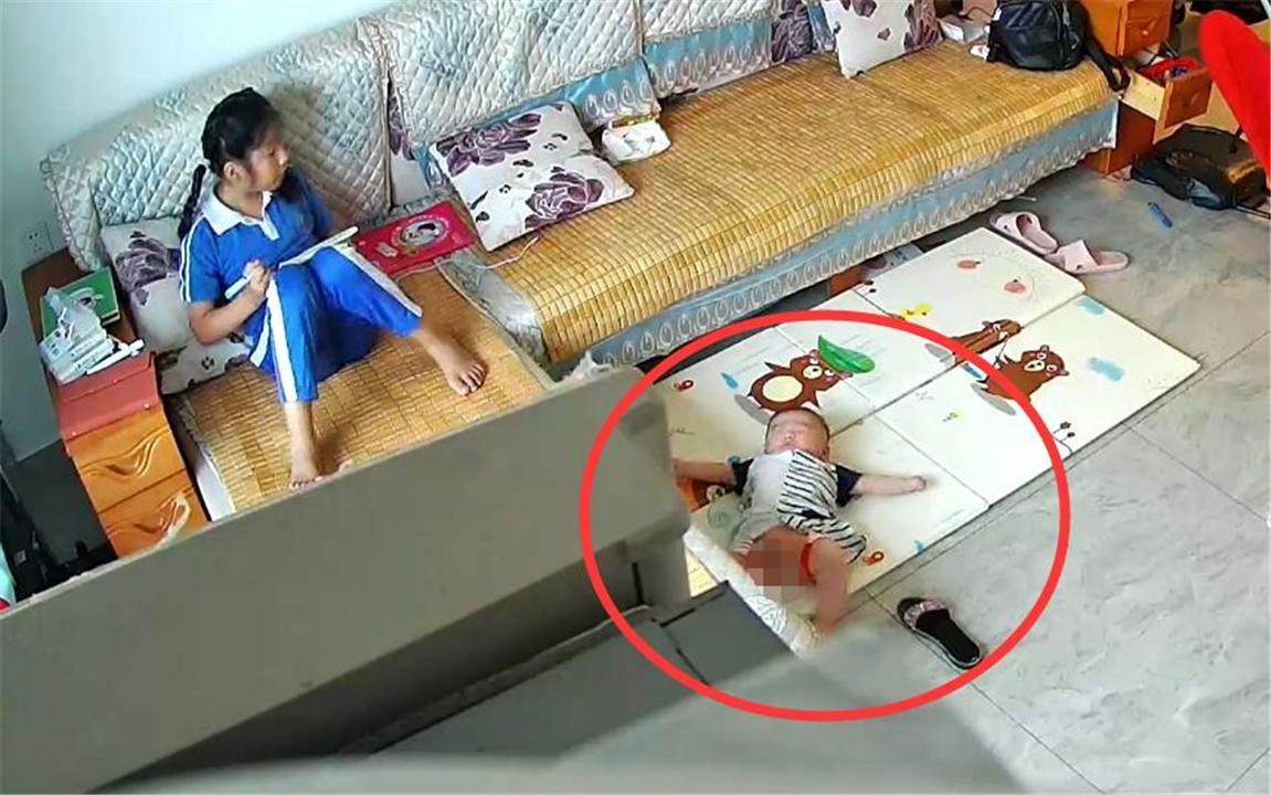 5個月寶寶從沙發(fā)跌落摔傷，父母雙雙身亡