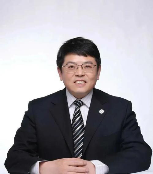 中國科學(xué)院院士，任北大常務(wù)副校長！