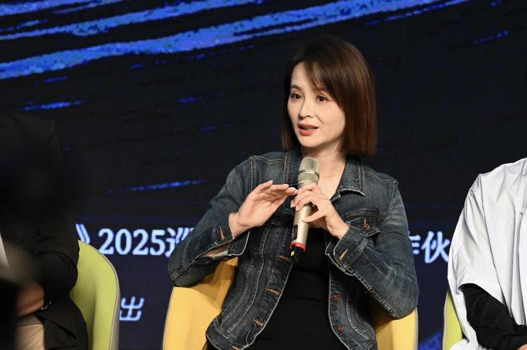 主創(chuàng)現(xiàn)身濟(jì)南開啟2025年全國巡演《門第》將上演情感與家族的碰撞