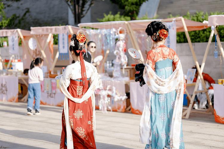 洛陽老城區(qū)：牡丹季遇上漢服熱 文旅盛宴正當(dāng)時